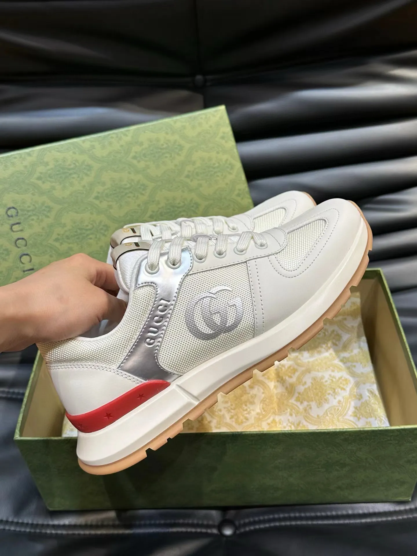 Factory price: 460💰Gucci new men's shoes GUCCI [Lightning] latest shoes are shipped. Original quality, fashionable, made of special materials, sheepskin lining, brand new packaging. The foot feels super comfortable and the workmanship is impeccable. Size: 38-45, Dingyi 45